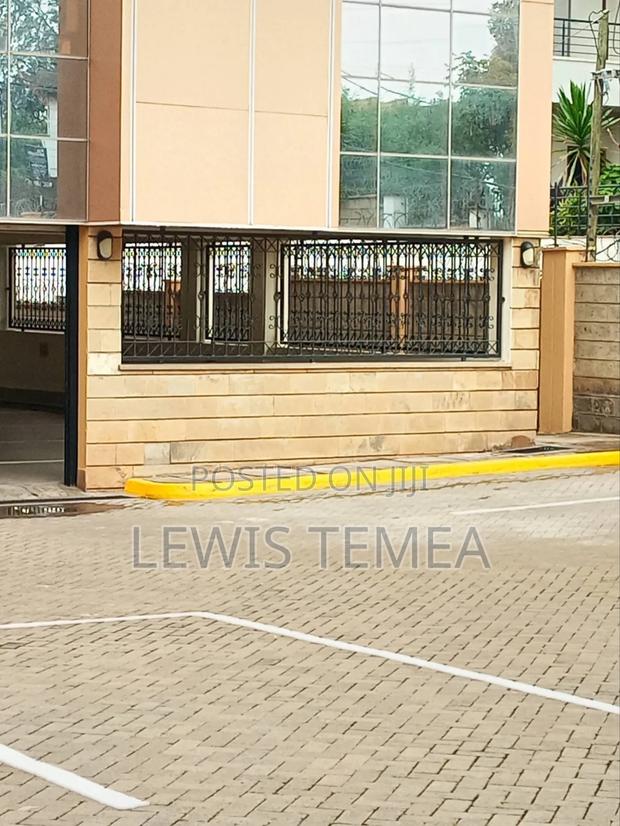 Office Space - thumbnail 4