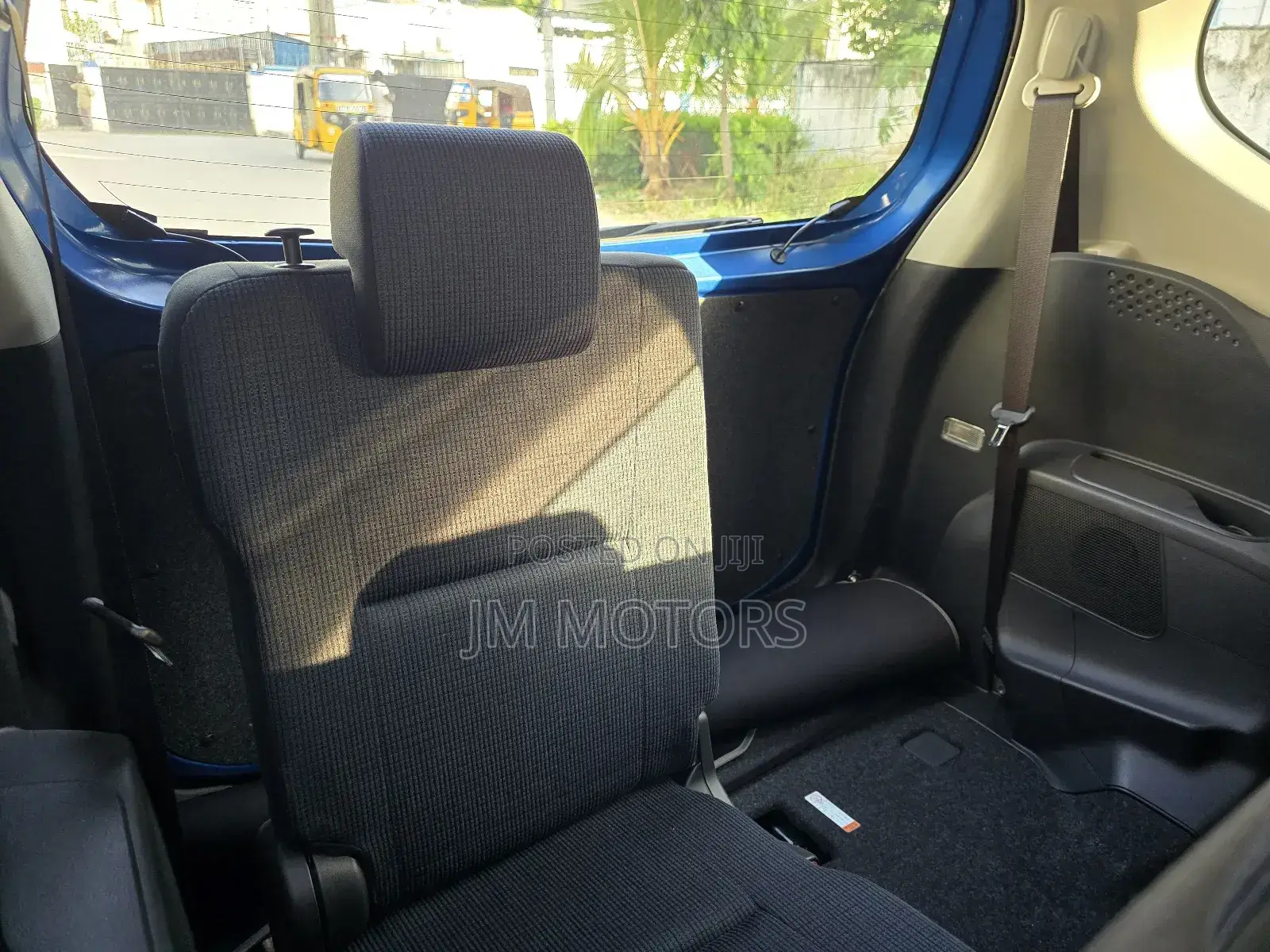 Toyota Sienta 2017 Blue