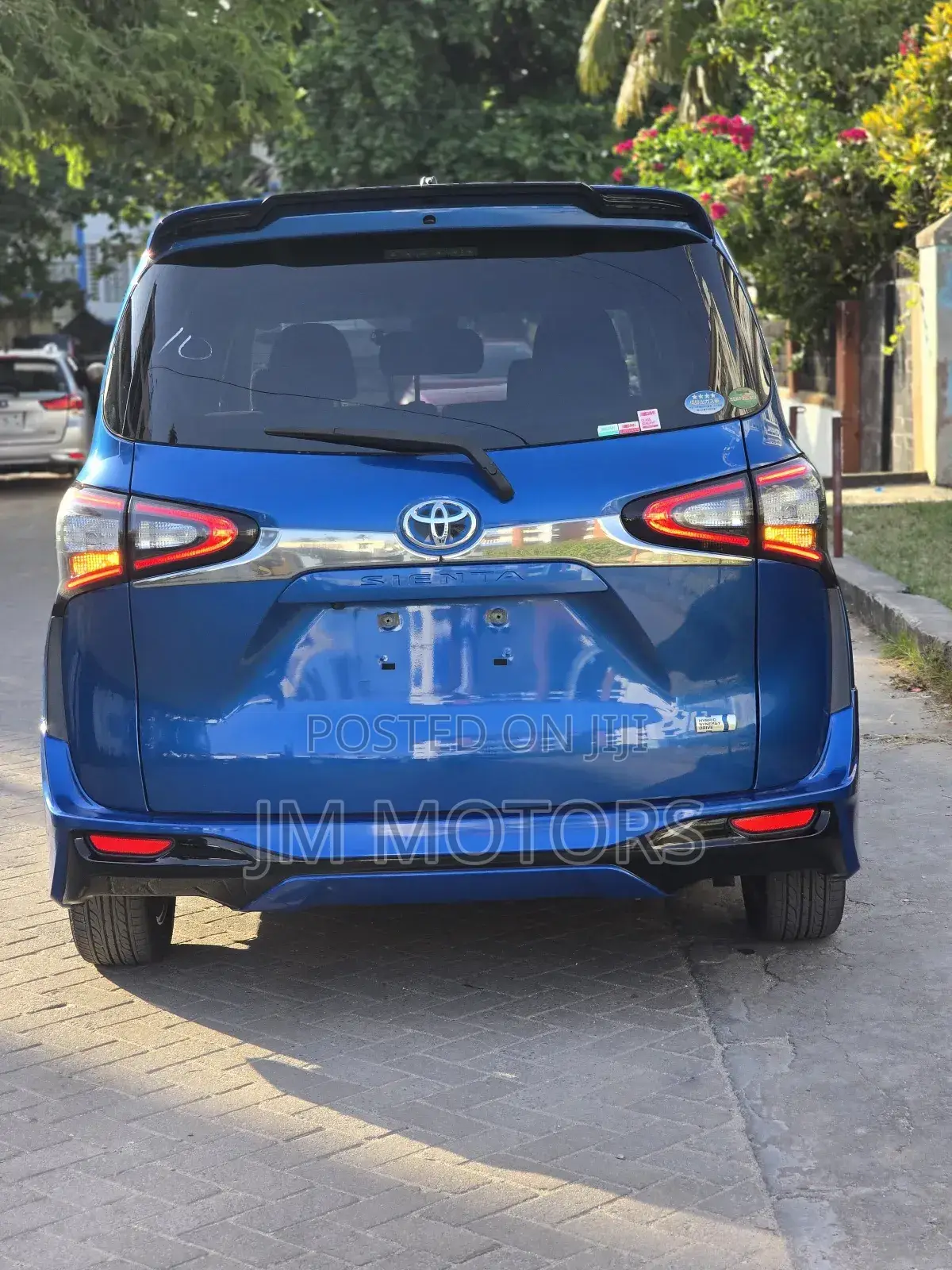 Toyota Sienta 2017 Blue