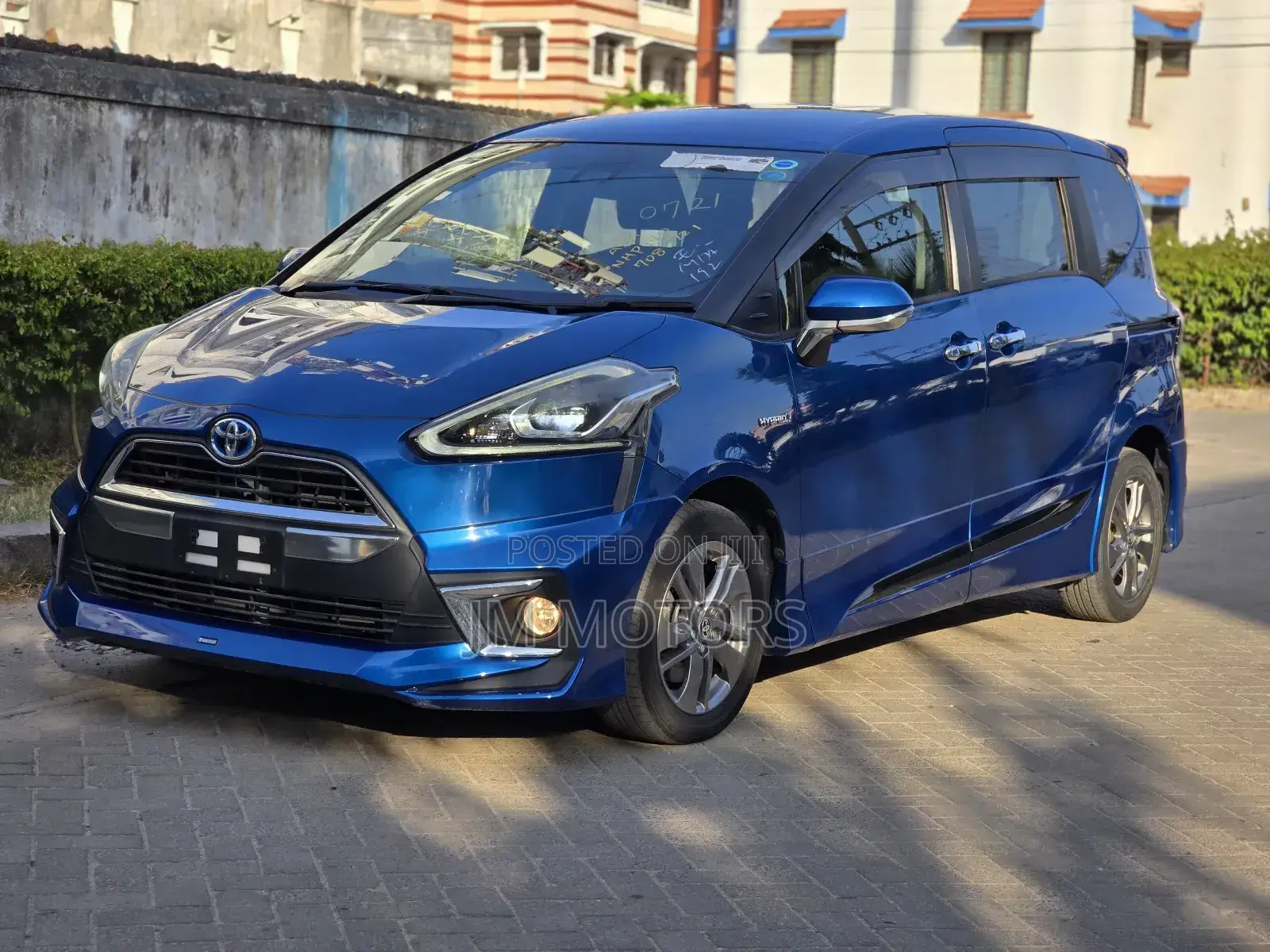 Toyota Sienta 2017 Blue