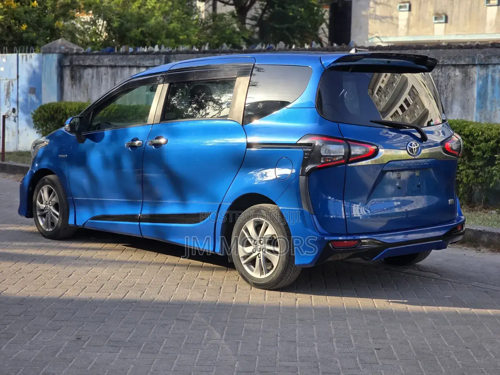 Toyota Sienta 2017 Blue