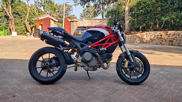 Ducati 2010 Red - main view