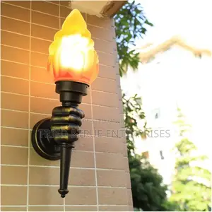 Creative Torch Hand Wall Bracket Light Jh8yg