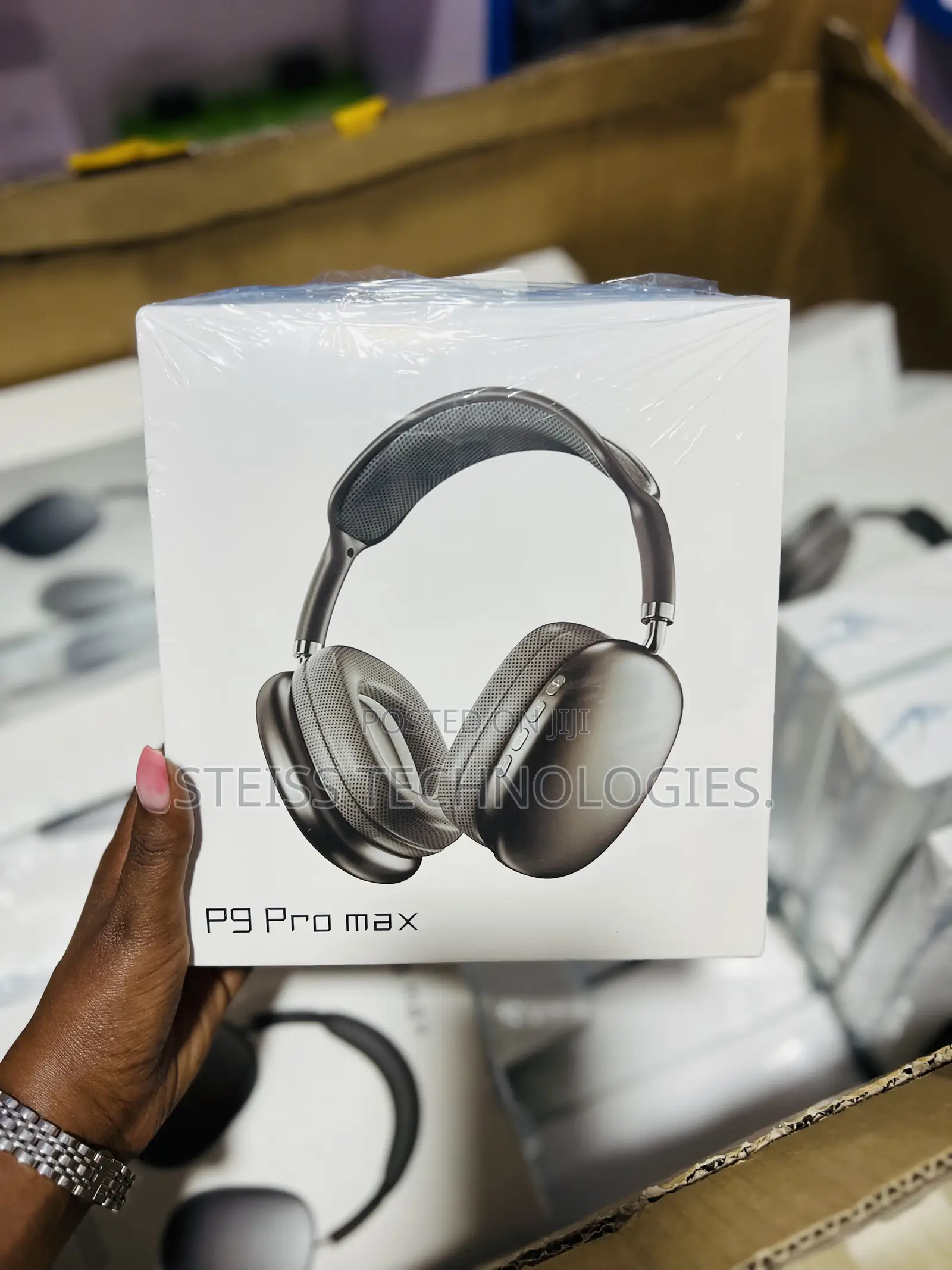 P9 Pro Max Wireless Headphones.
