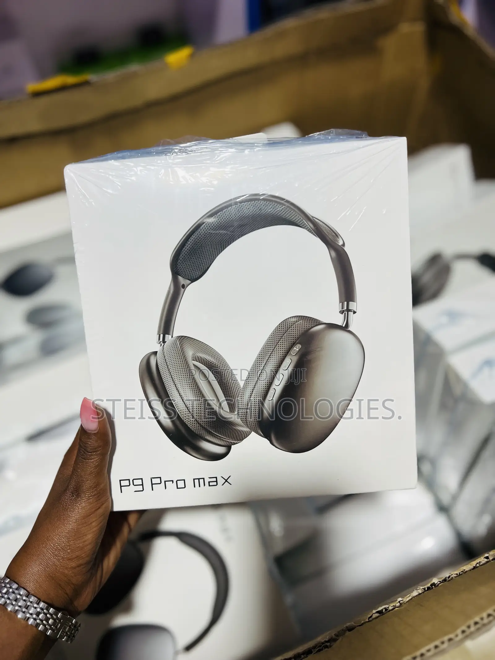 P9 Pro Max Wireless Headphones.