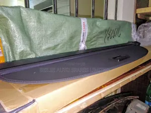 Toyota Harrier Retractable Luggage Cover