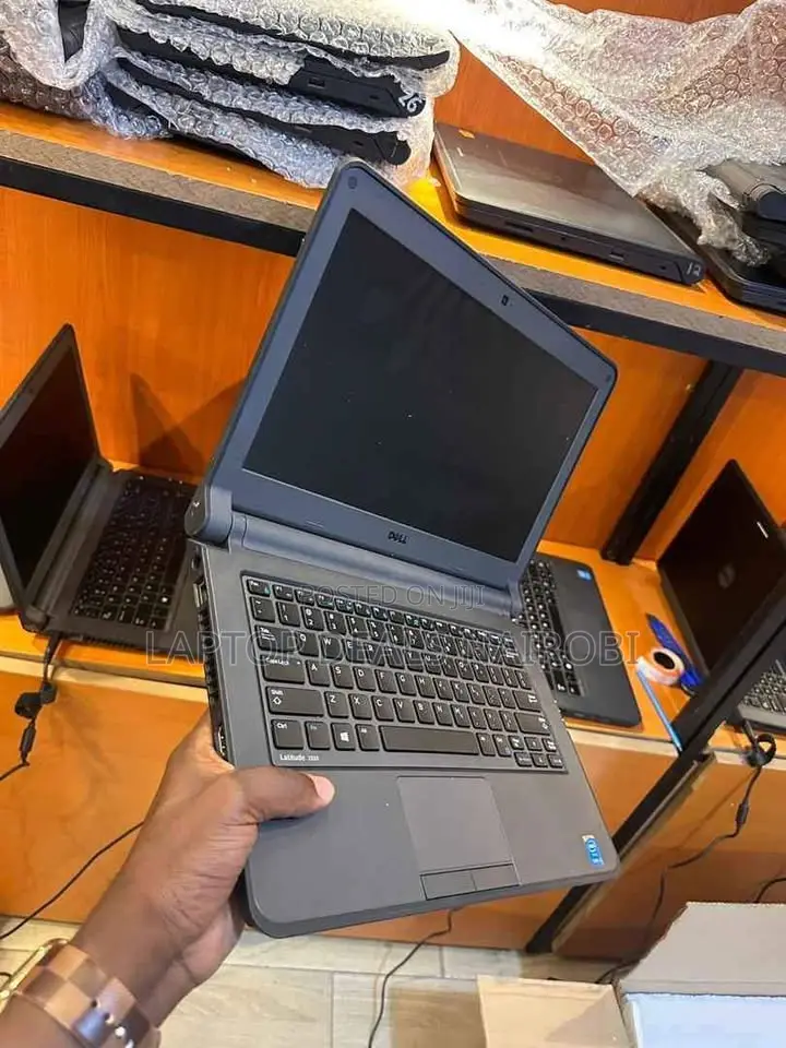 Laptop Dell Latitude 3350 4GB Intel Core I5 HDD 500GB
