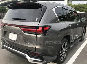 Lexus LX 2024 Green