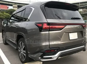 Lexus LX 2024 Green