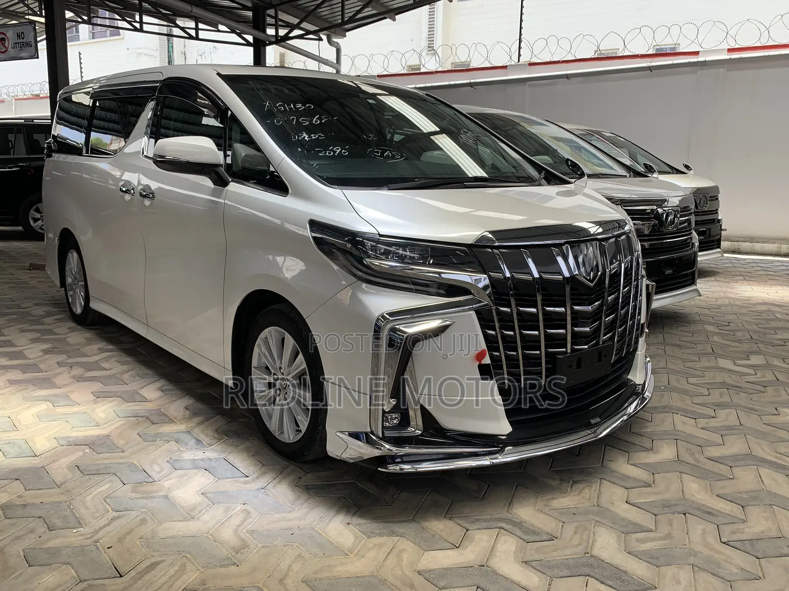 Toyota Alphard 2.5 Petrol AWD 2018 Off white