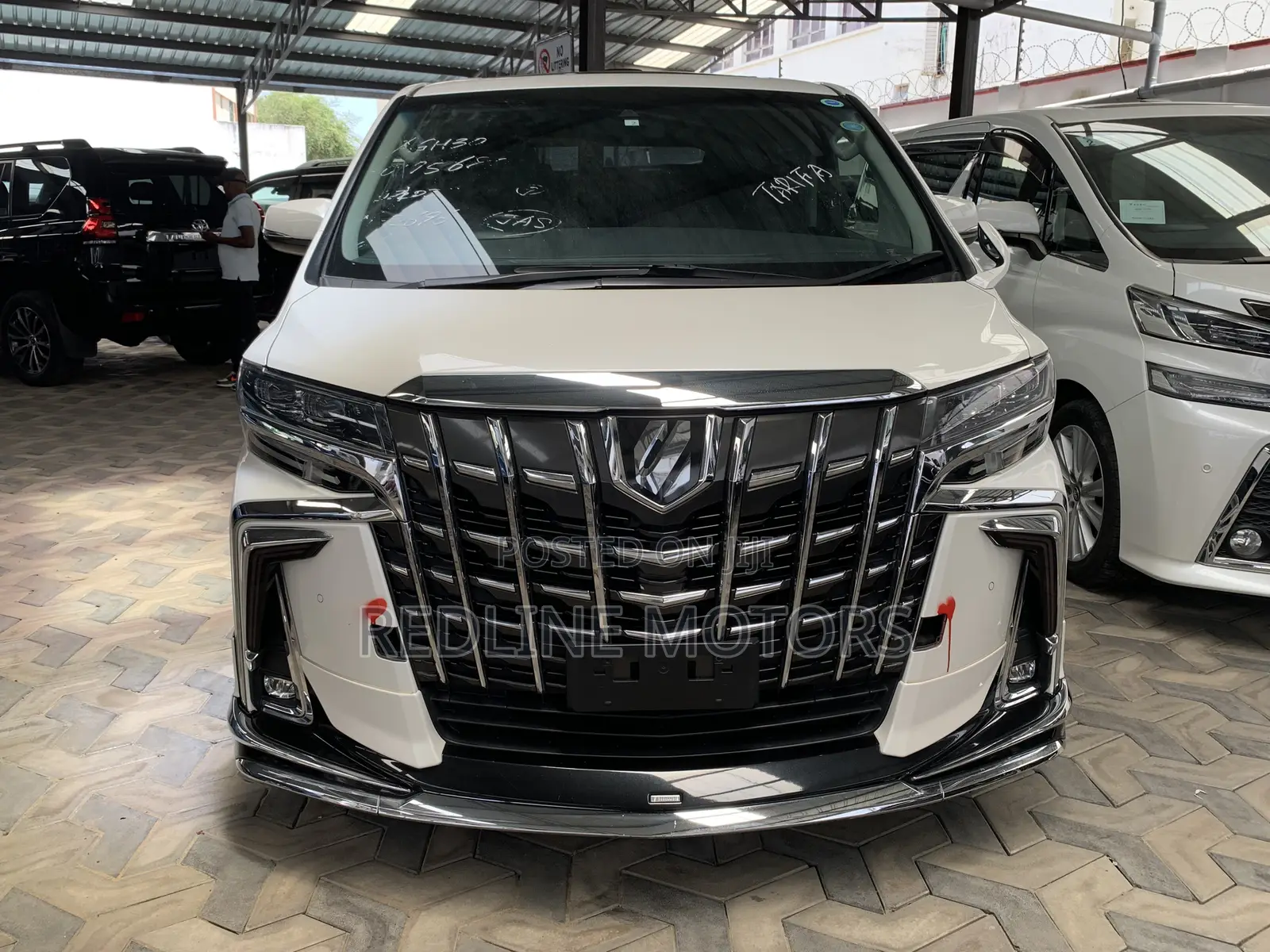 Toyota Alphard 2.5 Petrol AWD 2018 Off white