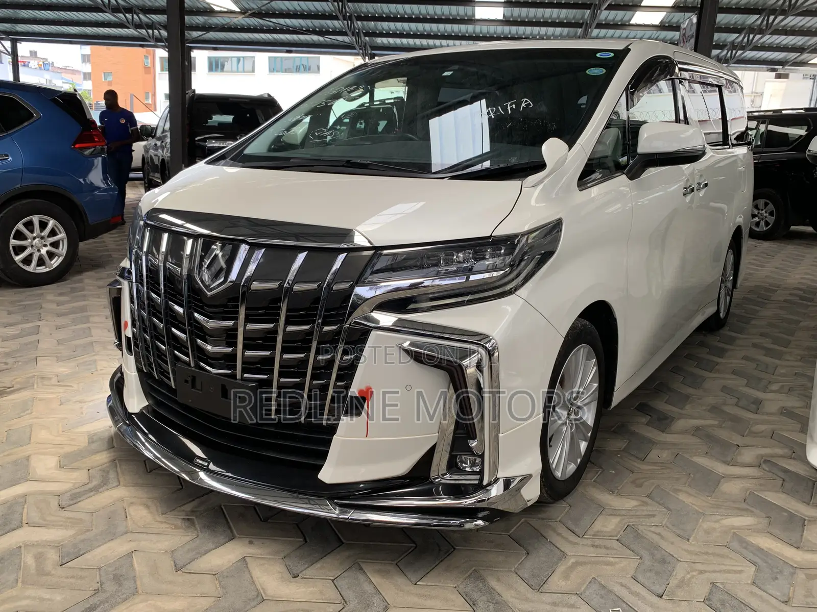 Toyota Alphard 2.5 Petrol AWD 2018 Off white