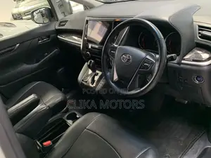 Toyota Alphard 2.5 Petrol AWD 2018 Off white