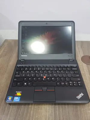 Laptop Lenovo ThinkPad X131e 4GB Intel Celeron SSD 128GB