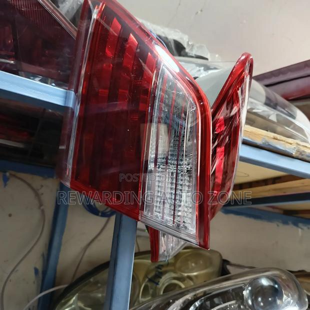 Toyota Crown 2011 Bootlights - thumbnail 2