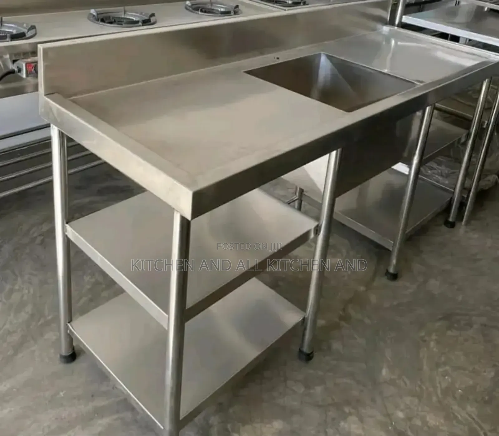 Single Bowl Sink With a Worktop