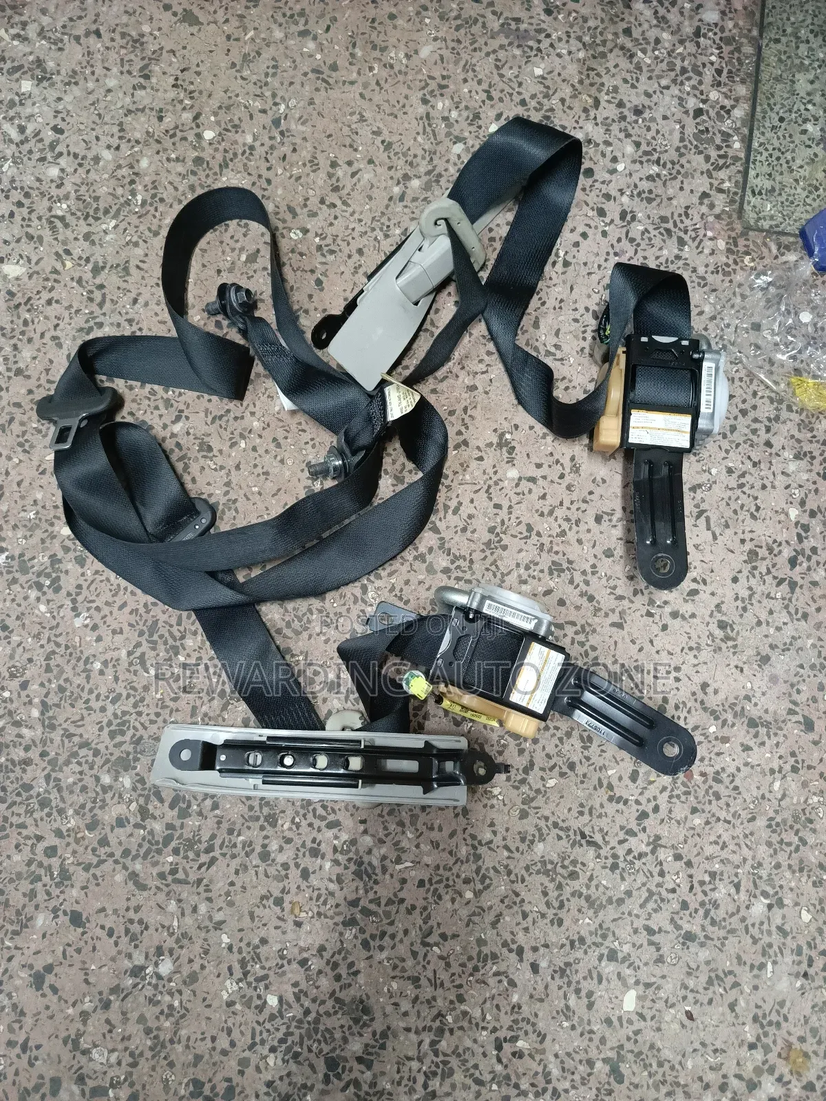 Honda Vezel Seatbelts.