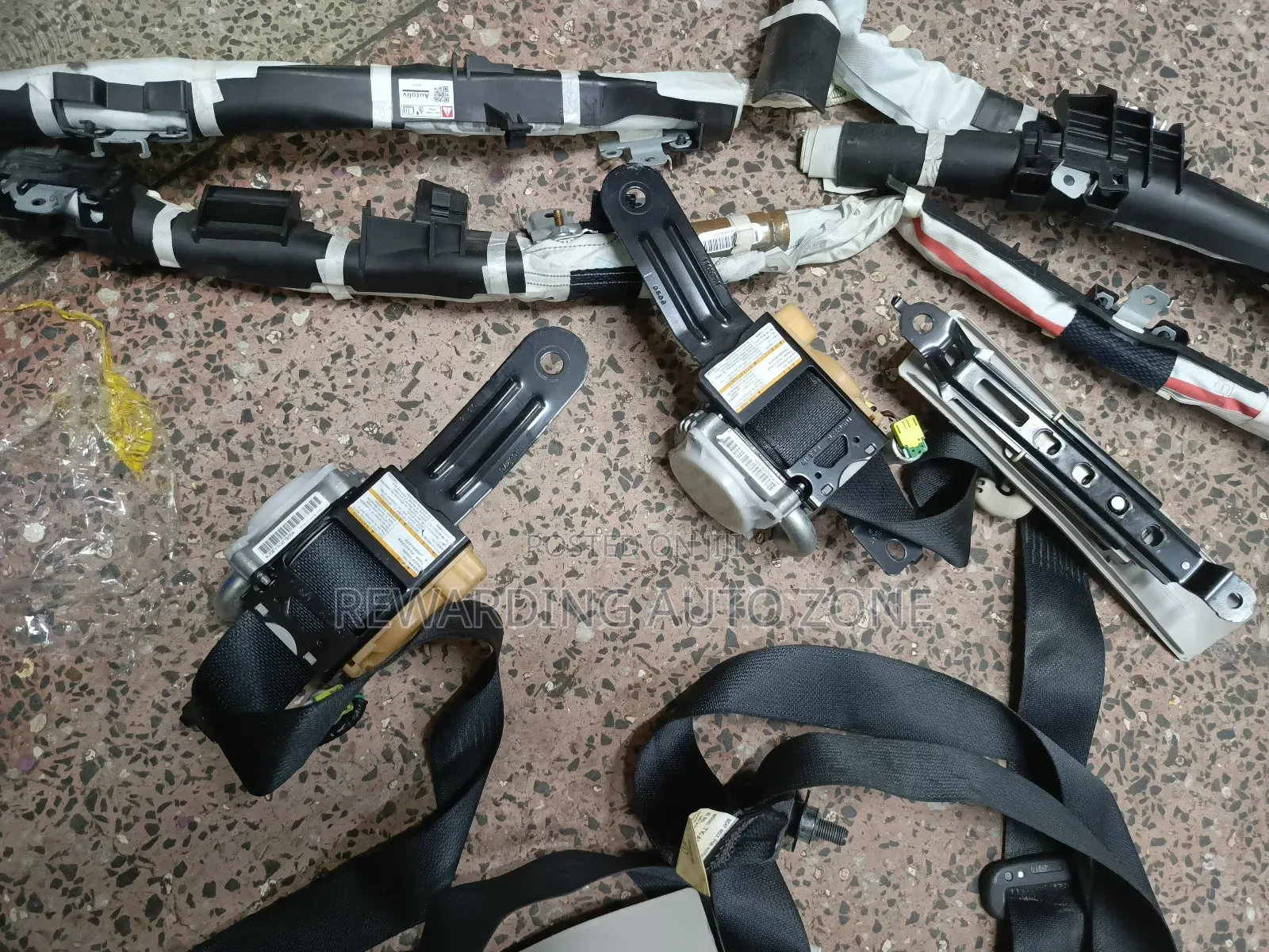 Honda Vezel Seatbelts.