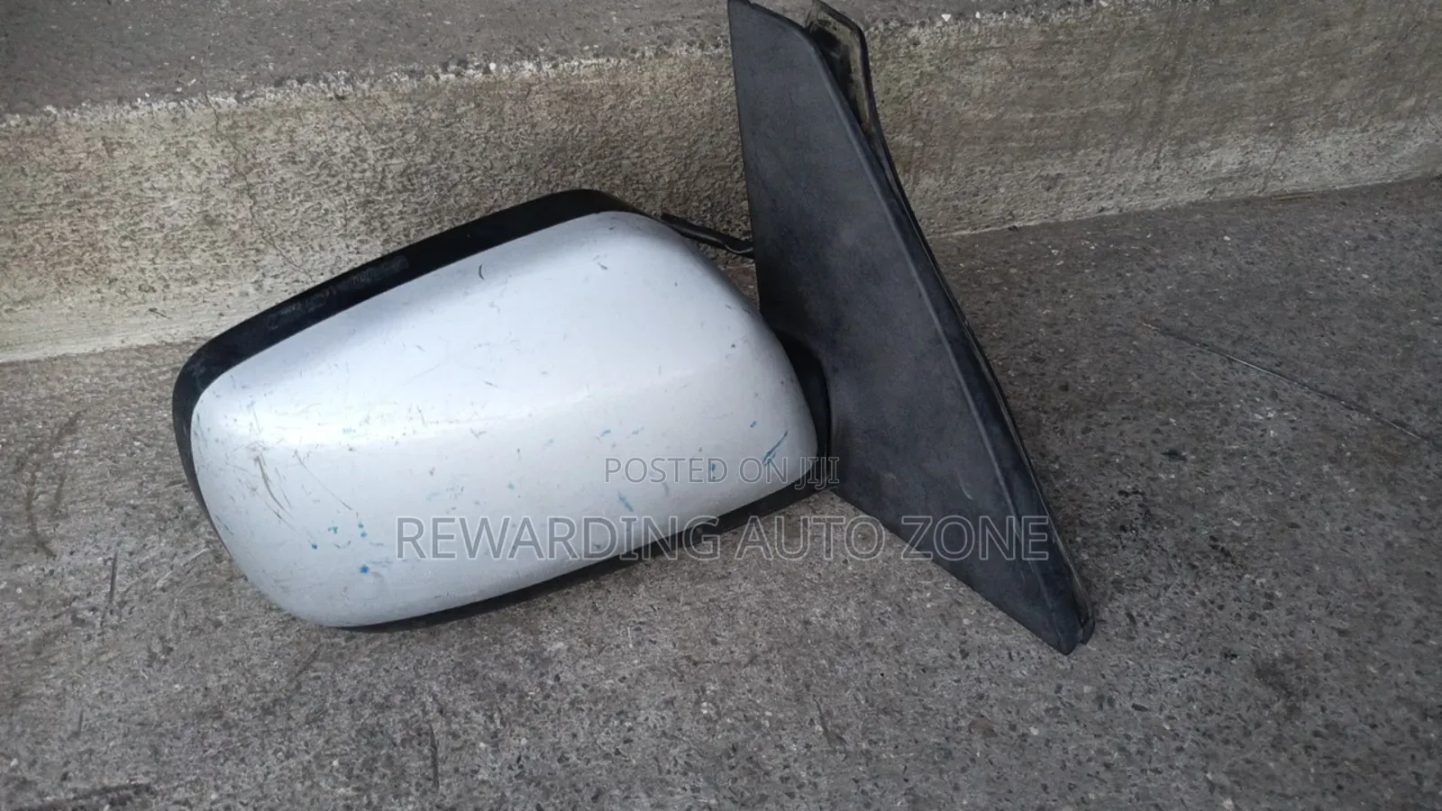 RAV4 L Old Side Mirror RHS
