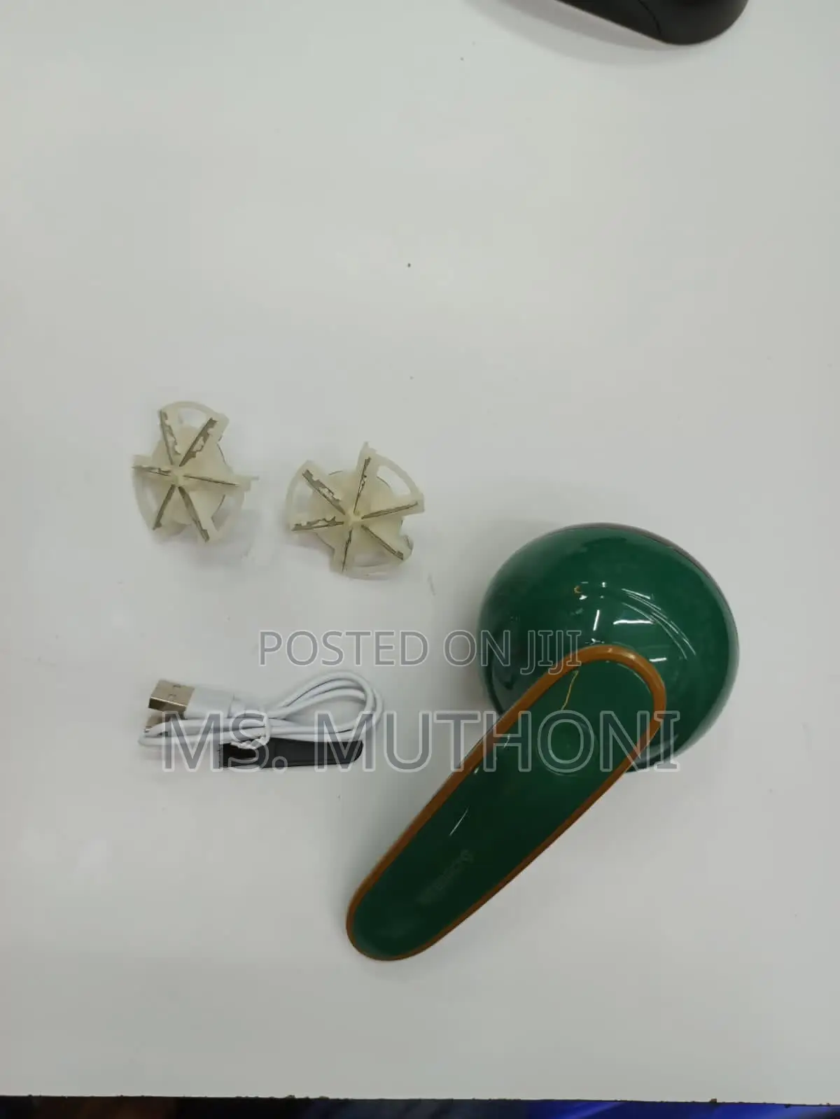 New Design Rechargeable Lint Remover With Extra Accessorie