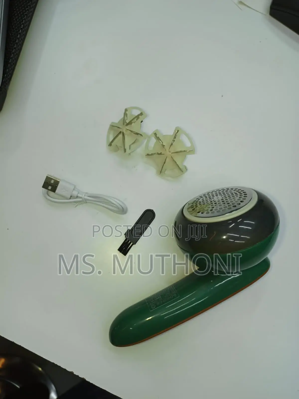 New Design Rechargeable Lint Remover With Extra Accessorie