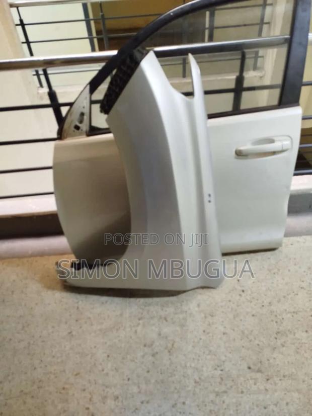 Prado 150 Wing/Fender Available - thumbnail 2