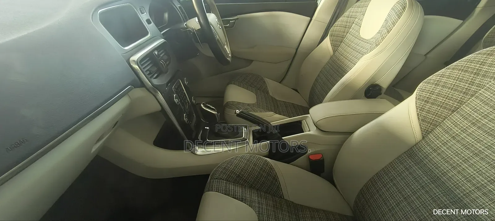 Volvo V40 2018