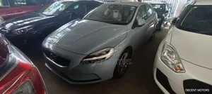 Volvo V40 2018