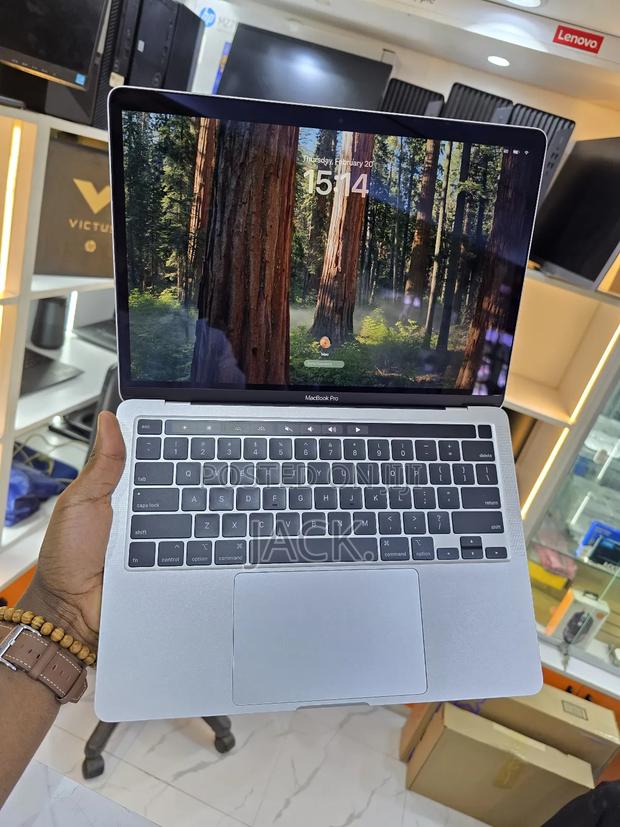 Laptop Apple MacBook 2020 32GB Intel Core I7 SSD 512GB - main view