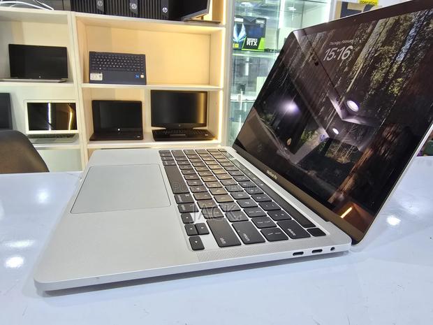 Laptop Apple MacBook 2020 32GB Intel Core I7 SSD 512GB - thumbnail 4