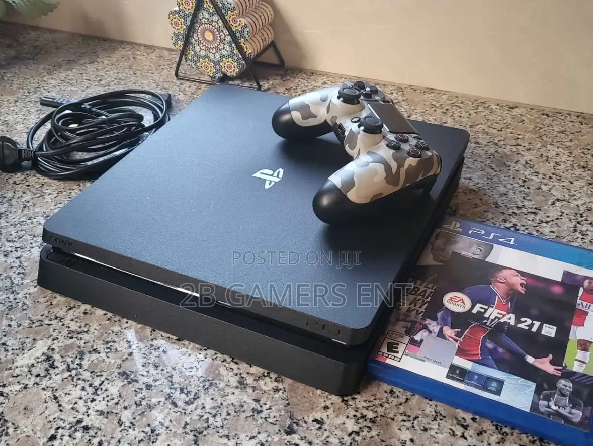 Slim Play Station 4. 1 Used Pad.