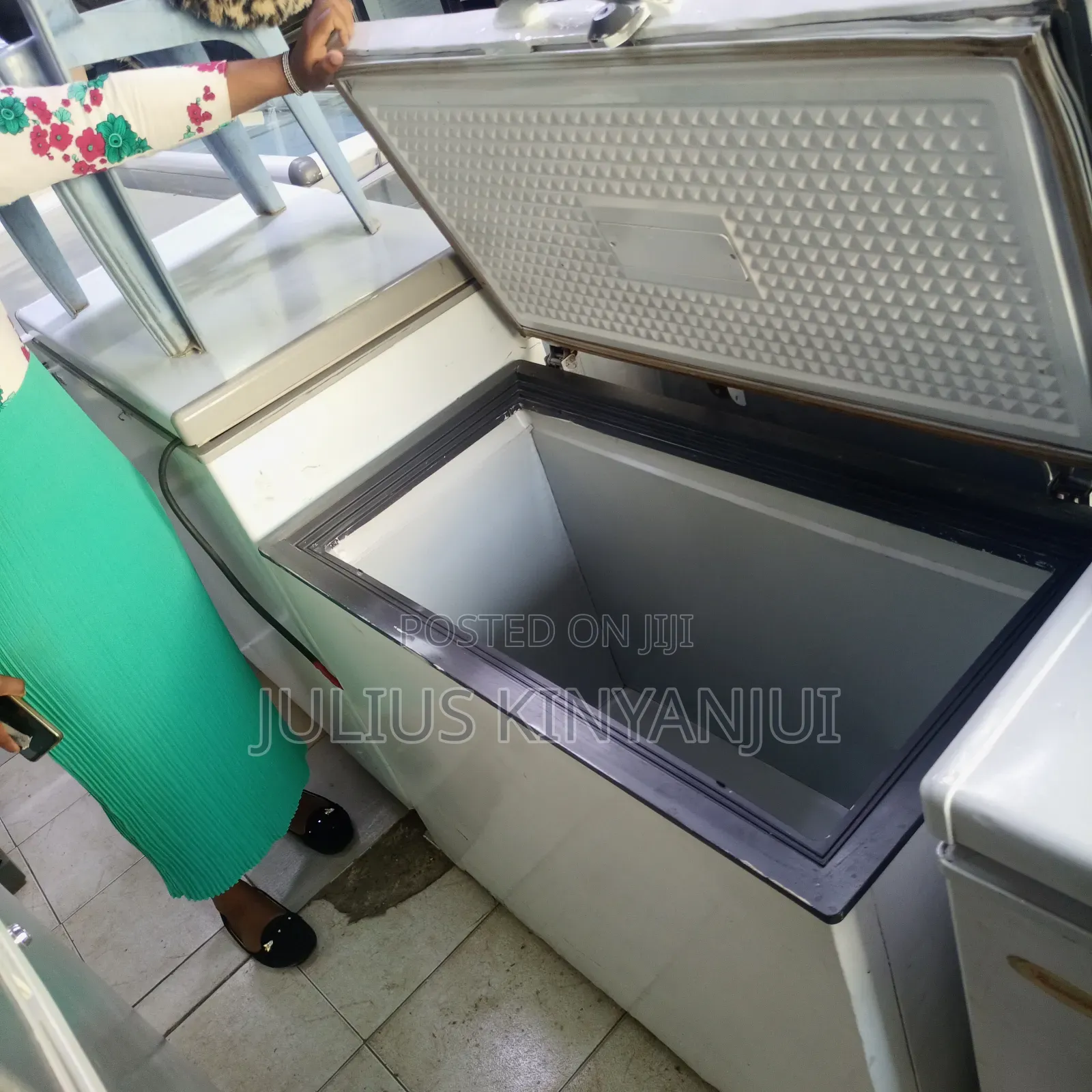 250L Commercial Freezer (Quick Sale)