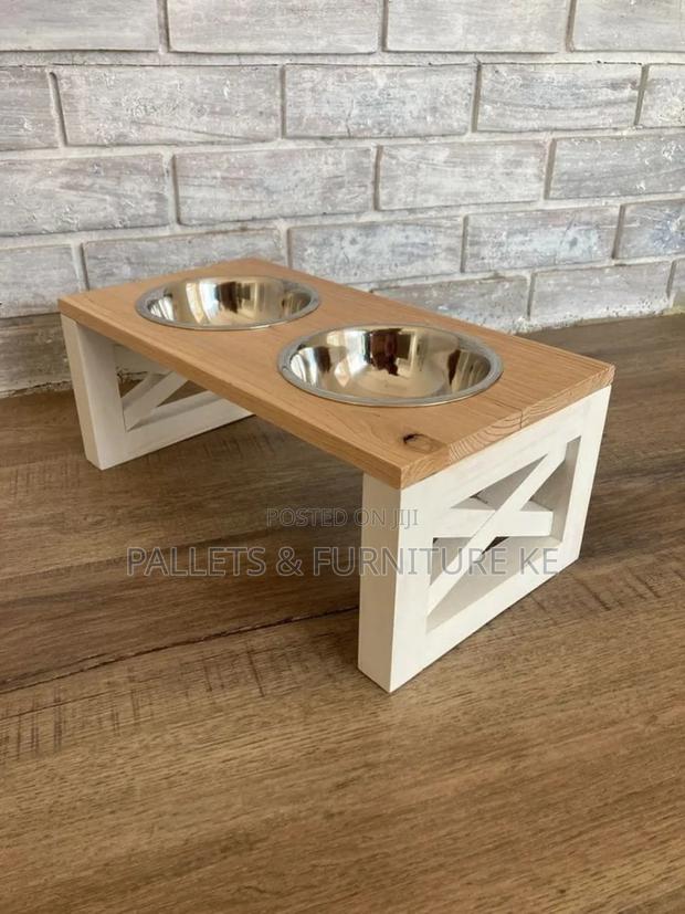 Dog Feeder