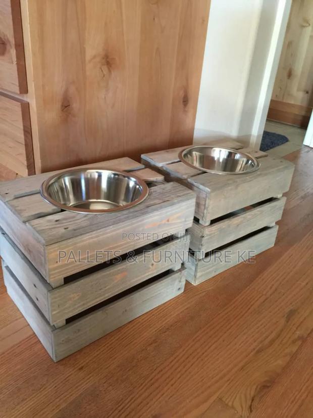 Elevated Dog Feeder - main view