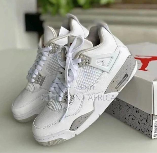 Air Jordan 4 Leather Retro Oreo Sneakers - thumbnail 2