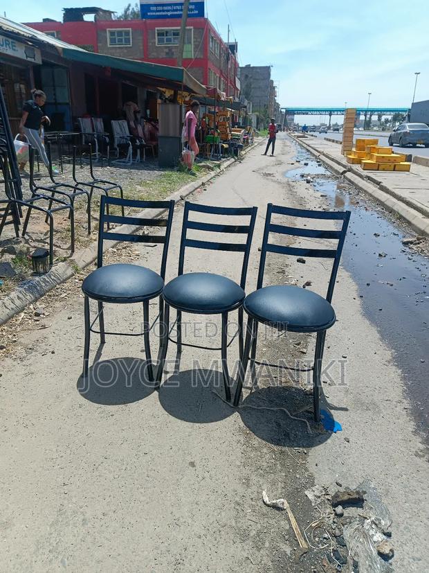 Black Flat Chairs for Restaurant