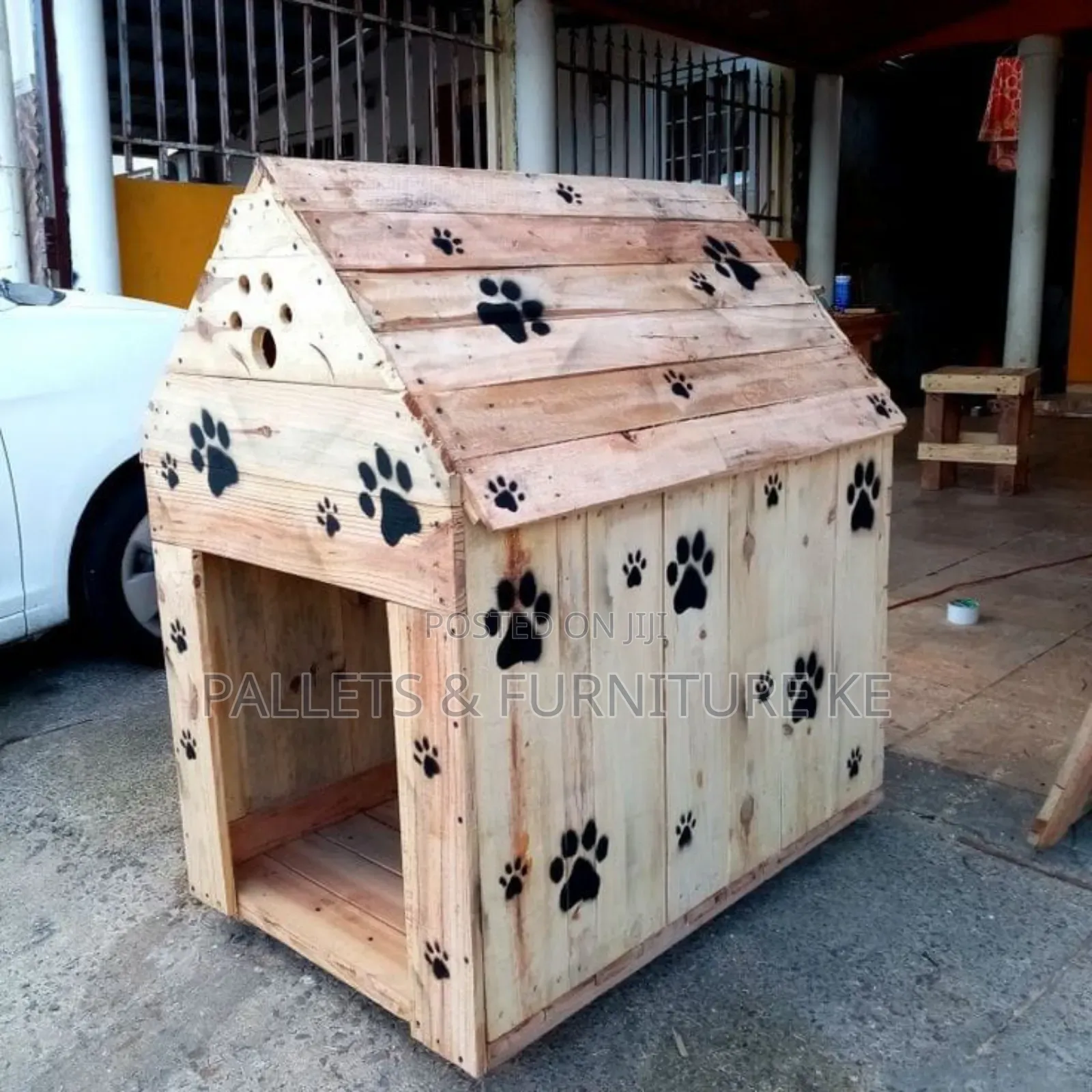 Spacious Dog House
