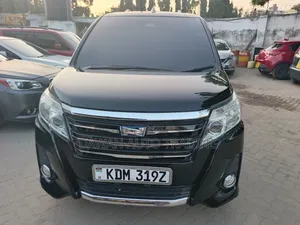 Toyota Noah 1.8 FWD Hybrid (7 seater) 2016 Black
