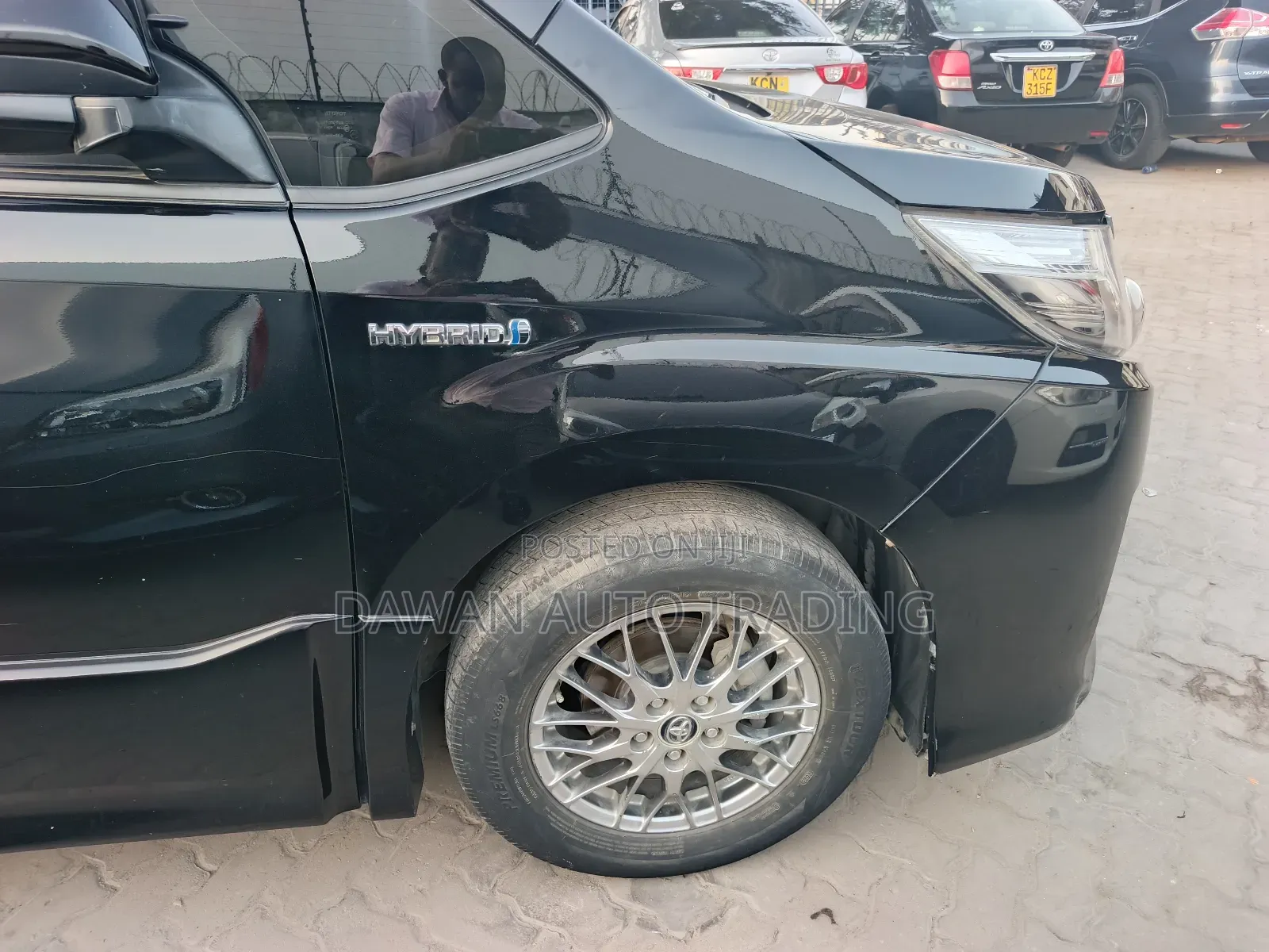 Toyota Noah 1.8 FWD Hybrid (7 seater) 2016 Black
