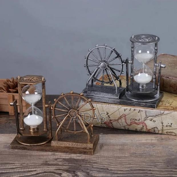Vintage Ferris Wheel Hour Glass Decor