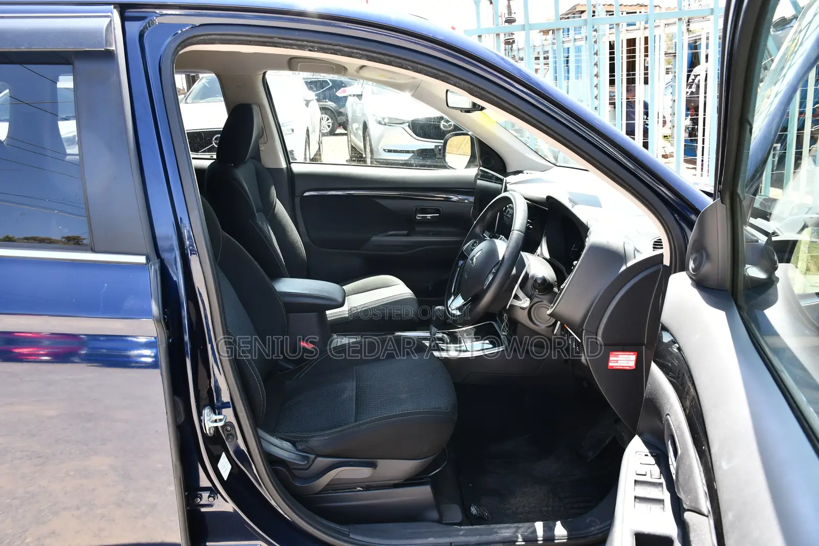 Mitsubishi Outlander 2019 Blue