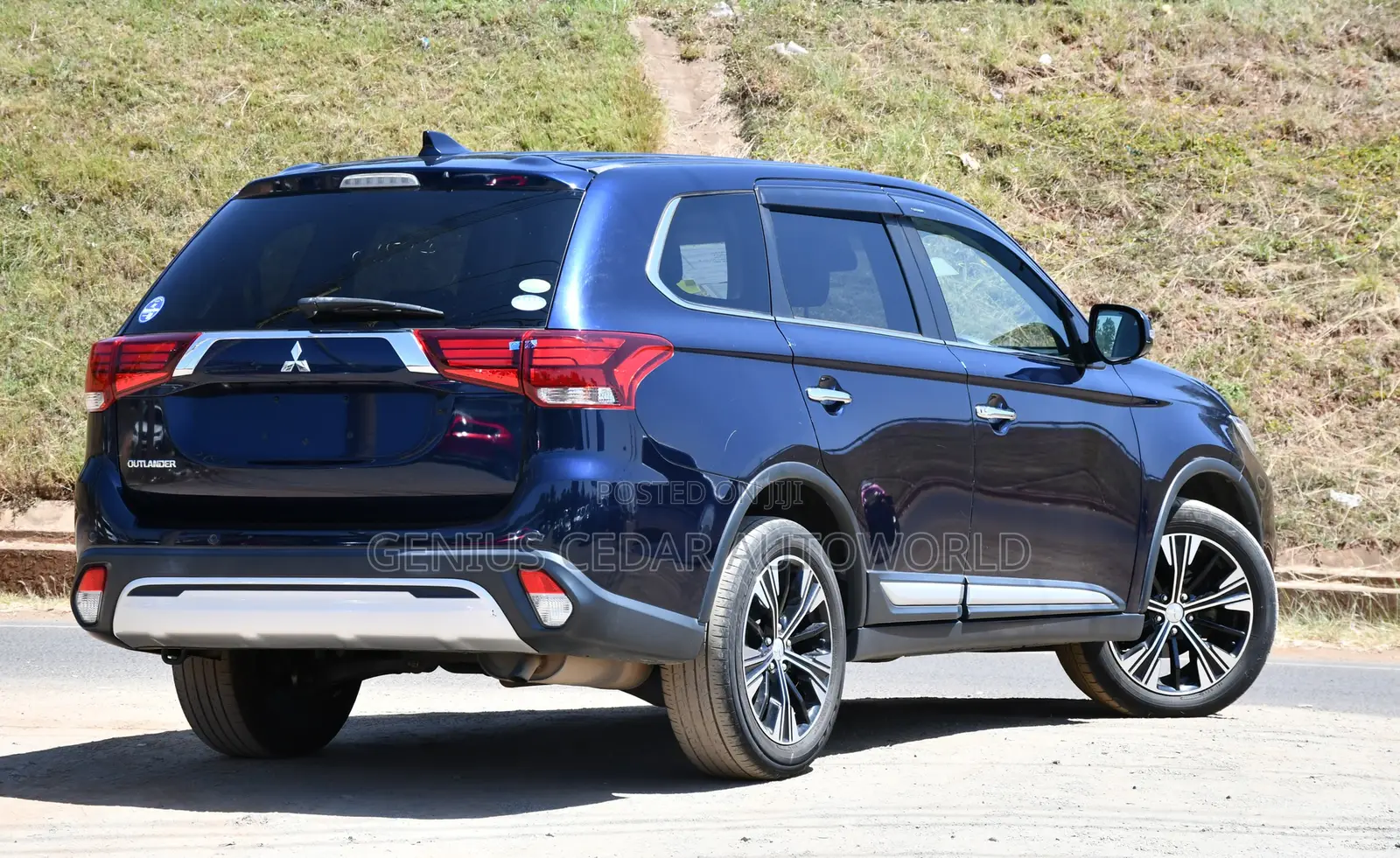 Mitsubishi Outlander 2019 Blue