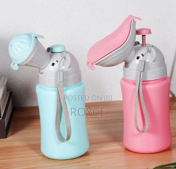 Kids Travel Pee Bottle - main view