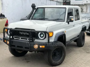 Toyota Land Cruiser 2018 White