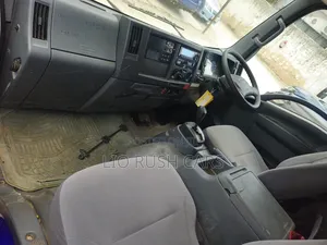 Isuzu ELF Smart