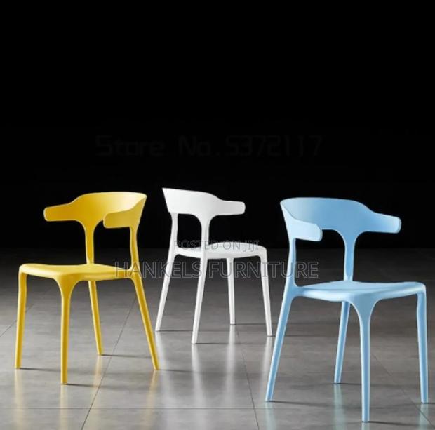 Cafe Plastic Chairs - thumbnail 2