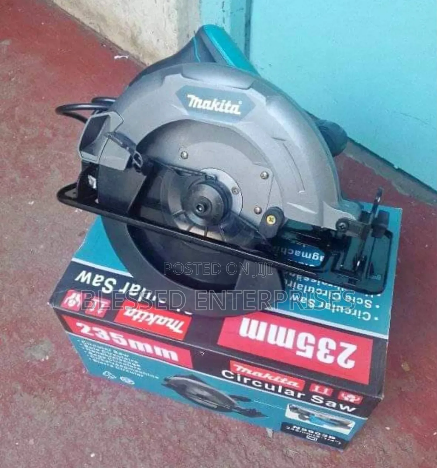 9" Makita Circular Saw