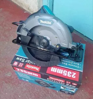 9" Makita Circular Saw