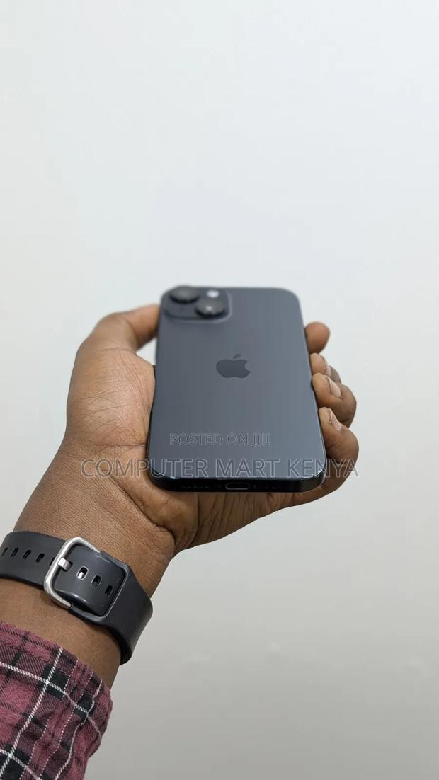 Apple iPhone 15 128 GB Black - thumbnail 5