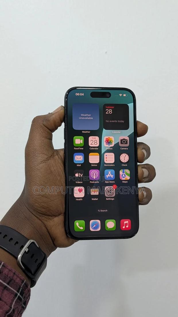 Apple iPhone 15 128 GB Black - main view